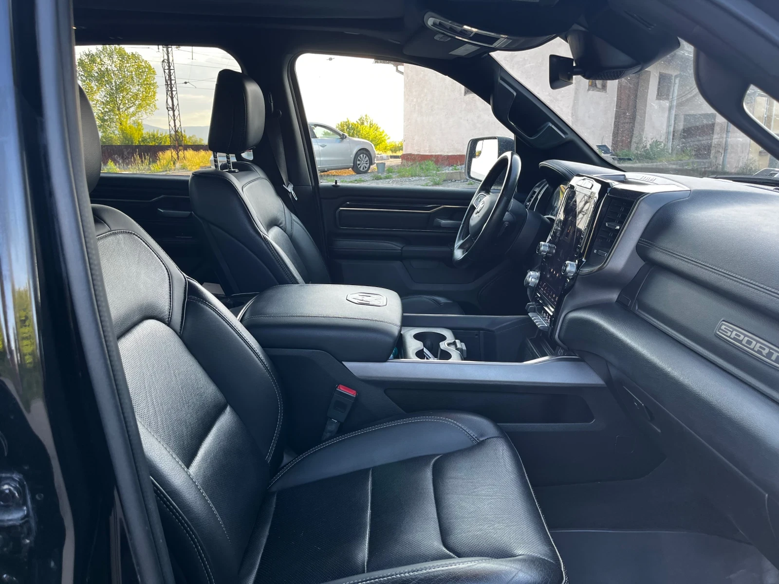 Dodge RAM 1500 SPORT 5.7 HEMI, снимка 7 - Автомобили и джипове - 54714100