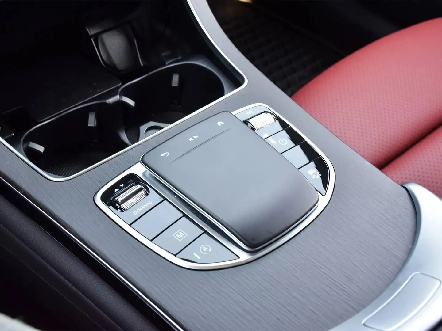 Mercedes-Benz GLC 300 4MATIC AMG PREMIUM PKG ЦЕНА ДО БЪЛГАРИЯ АВТОКРЕДИТ, снимка 15 - Автомобили и джипове - 55848242