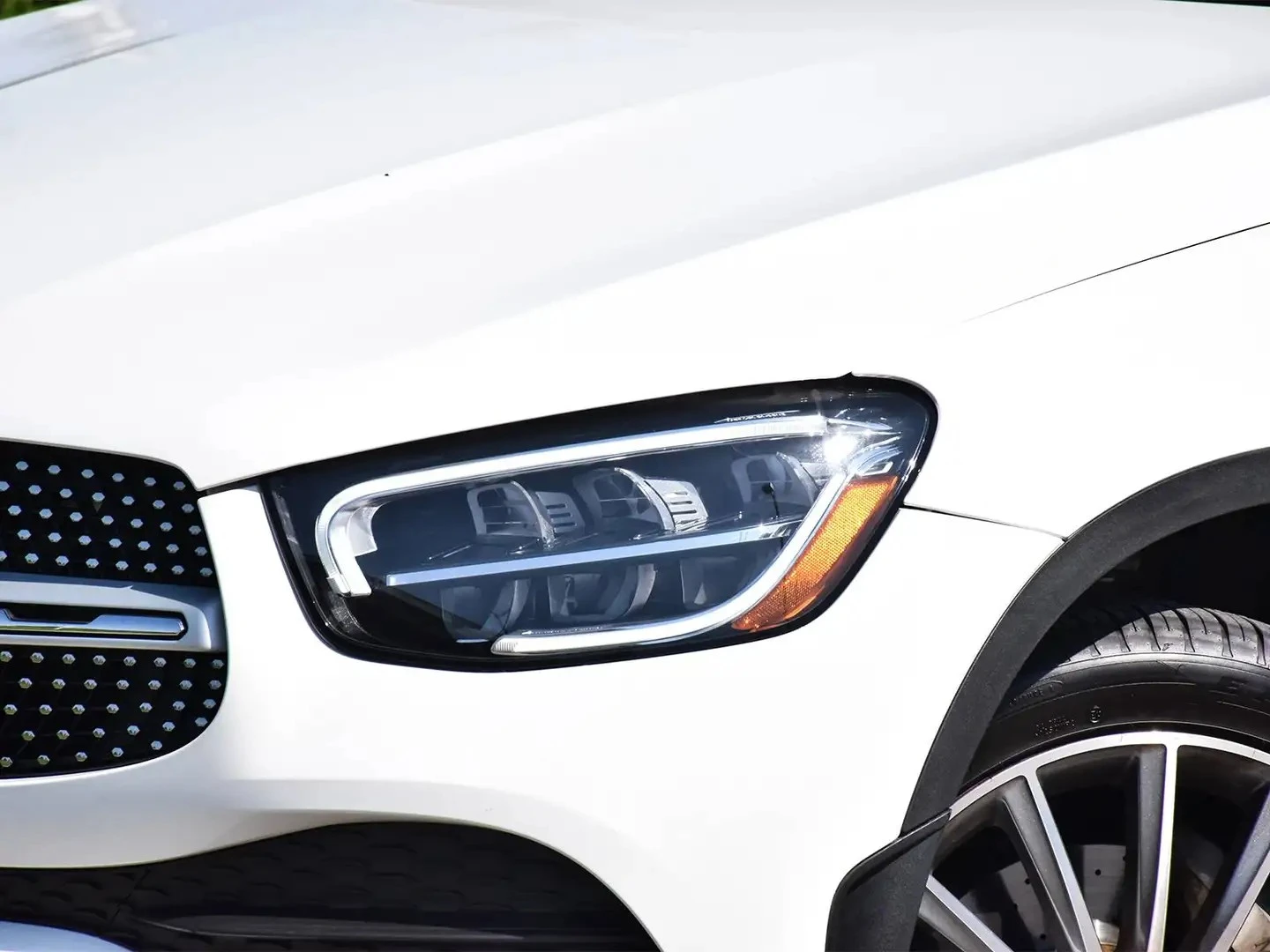 Mercedes-Benz GLC 300 4MATIC AMG PREMIUM PKG ЦЕНА ДО БЪЛГАРИЯ АВТОКРЕДИТ, снимка 2 - Автомобили и джипове - 55848242