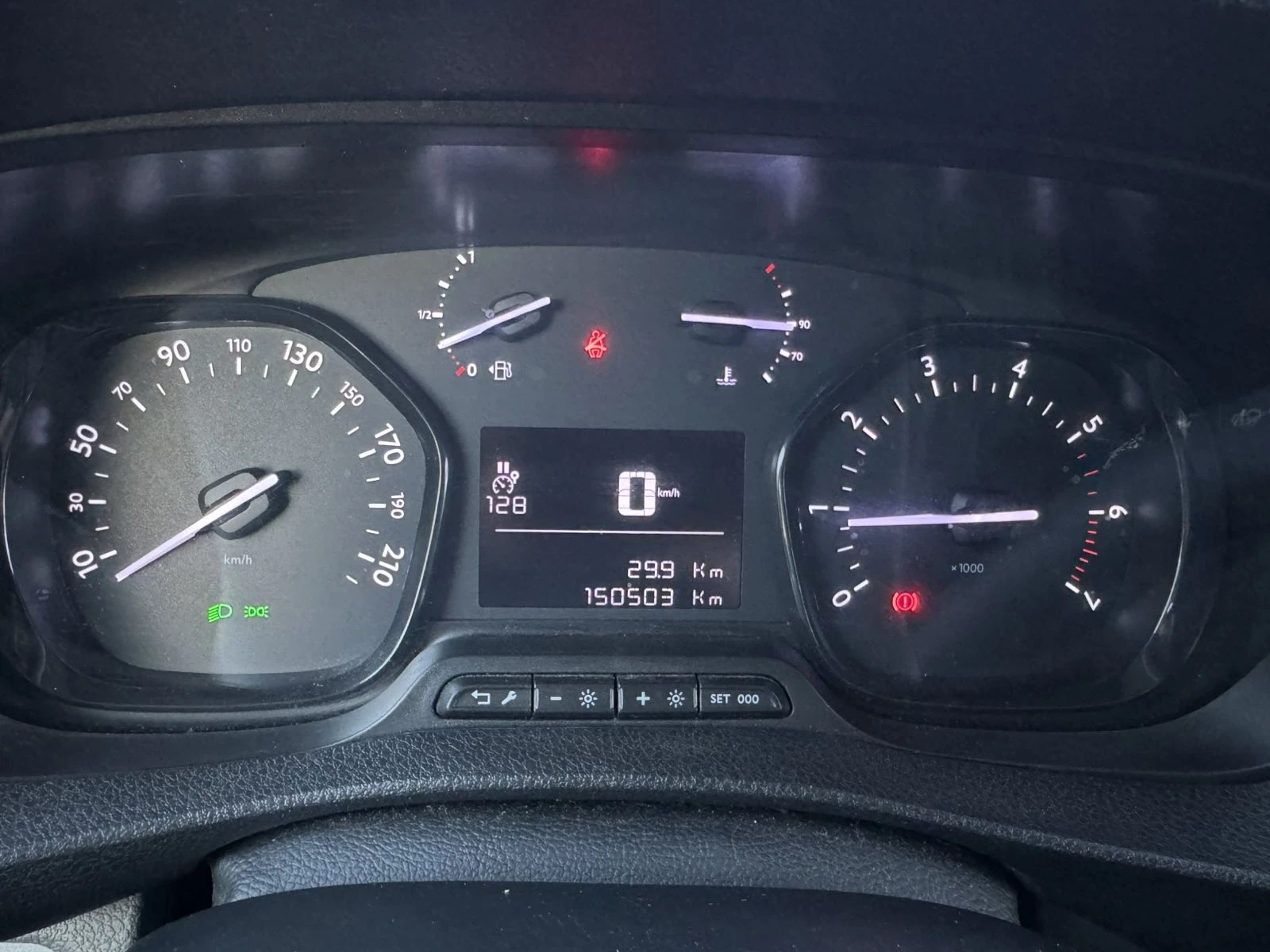 Toyota Proace 2.0D 150к.с * Климатик* * Euro-6* , снимка 13 - Бусове и автобуси - 54372332