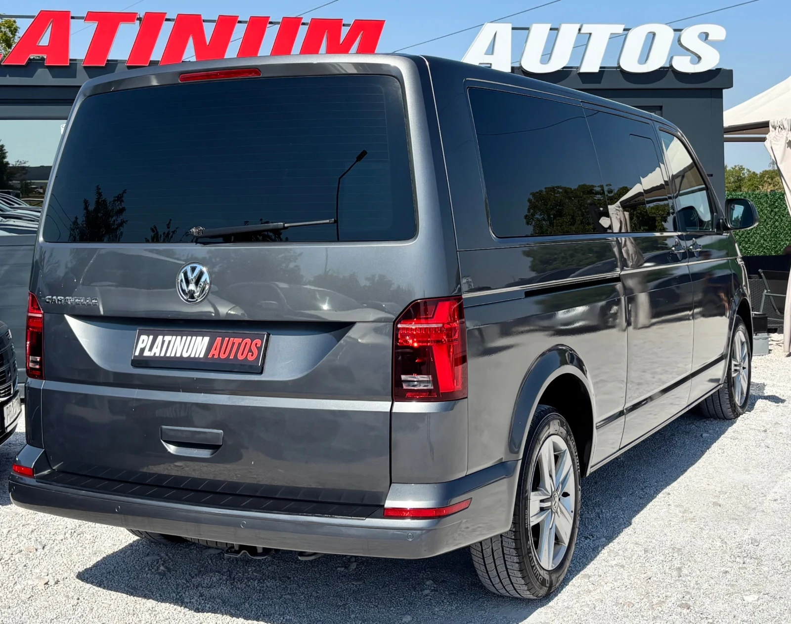 VW Multivan 2.0TDI/204K.C./9 МЕСТЕН/LONG/ПОДГРЕВ/NAVI/FULL, снимка 3 - Бусове и автобуси - 56326016
