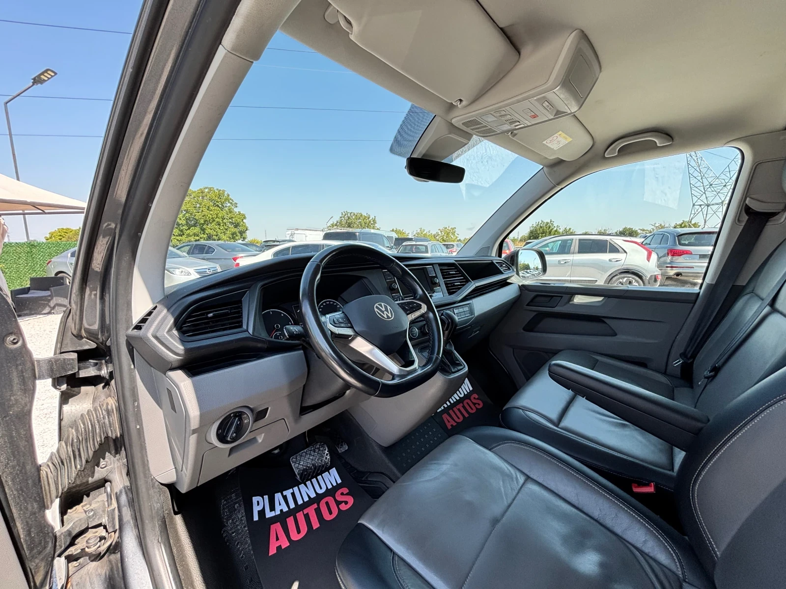 VW Multivan 2.0TDI/204K.C./9 МЕСТЕН/LONG/ПОДГРЕВ/NAVI/FULL, снимка 6 - Бусове и автобуси - 56326016