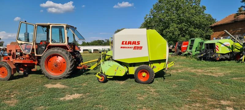 Балировачка Claas ROLLANT 250ROTO CUT, снимка 1 - Селскостопанска техника - 29593327