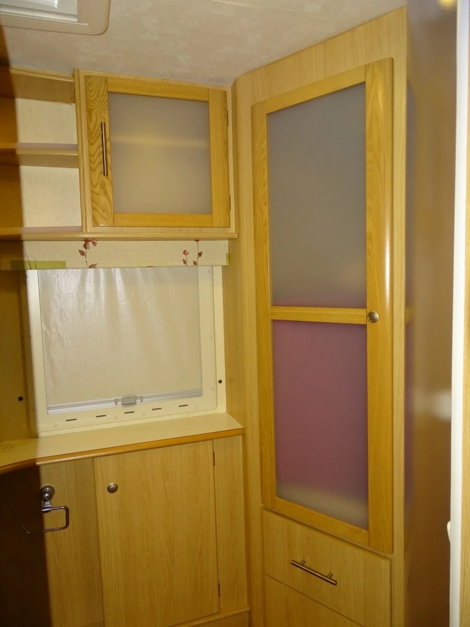 Каравана Coachmen Pastiche 520/4, снимка 9 - Каравани и кемпери - 55727693