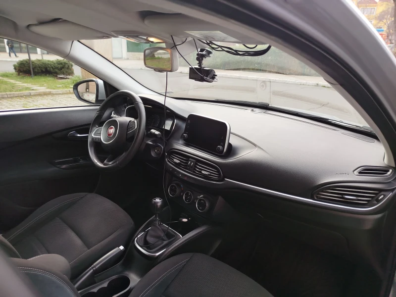 Fiat Tipo Lounge ПЕРФЕКТЕН, НОВ!!!ГАЗ!!, снимка 6 - Автомобили и джипове - 52347696