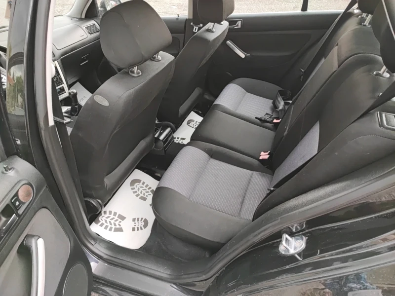 VW Golf 1.9/101, снимка 12 - Автомобили и джипове - 51202319