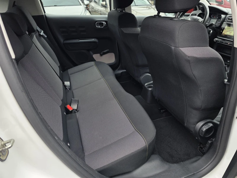 Citroen C3 1.2 PureTech Shine, снимка 16 - Автомобили и джипове - 52312283