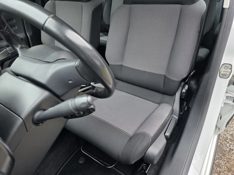 Citroen C3 1.2 PureTech Shine, снимка 10 - Автомобили и джипове - 52312283