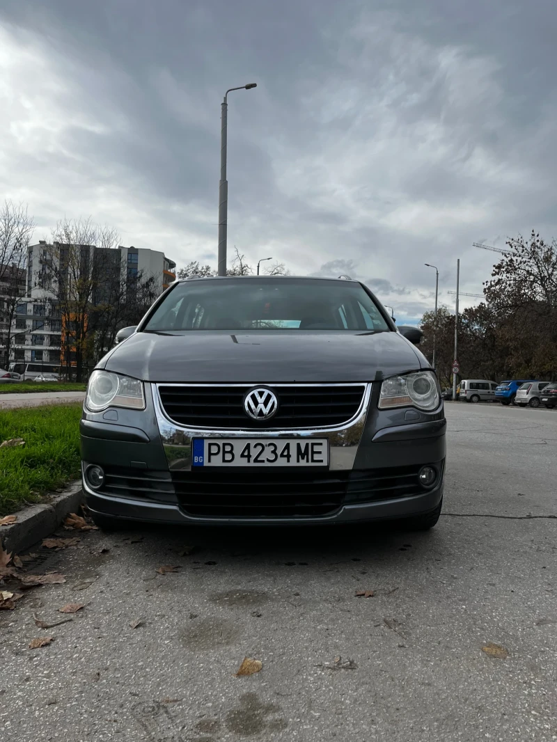 VW Touran, снимка 2 - Автомобили и джипове - 52480152