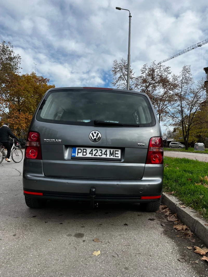 VW Touran, снимка 4 - Автомобили и джипове - 52480152