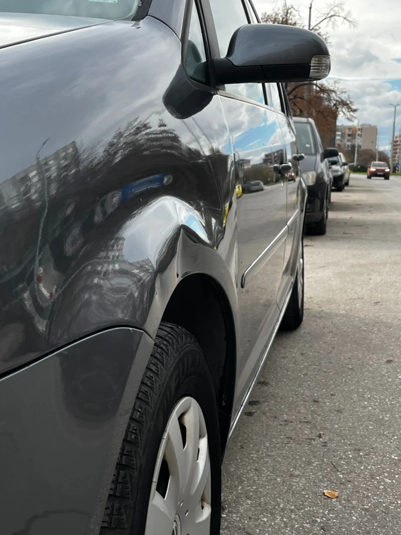 VW Touran, снимка 15 - Автомобили и джипове - 52480152