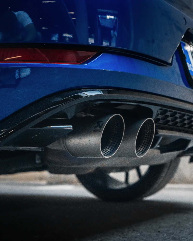 VW Golf R MK7.5 AKRAPOVIC От Порше София, снимка 16 - Автомобили и джипове - 52832431