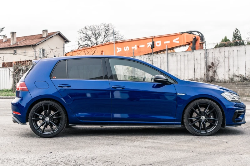 VW Golf R MK7.5 AKRAPOVIC От Порше София, снимка 3 - Автомобили и джипове - 52832431