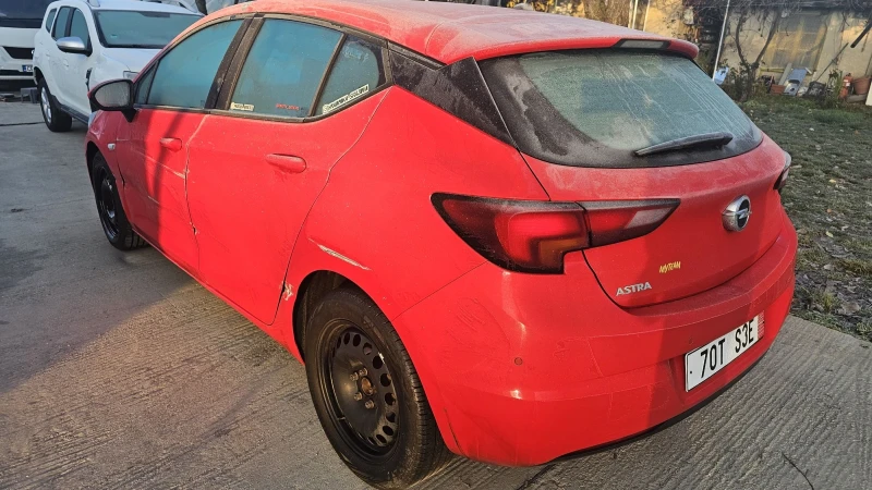 Opel Astra 1.4Т, снимка 4 - Автомобили и джипове - 52854526