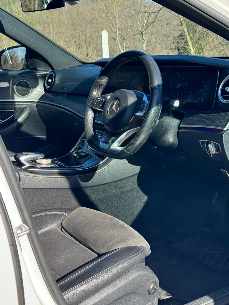 Mercedes-Benz E 220 d AMG pack digital, снимка 9 - Автомобили и джипове - 52955543