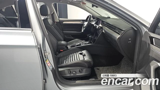 VW Passat, снимка 11 - Автомобили и джипове - 56081354