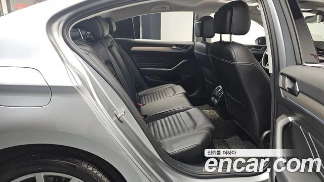 VW Passat, снимка 12 - Автомобили и джипове - 56081354