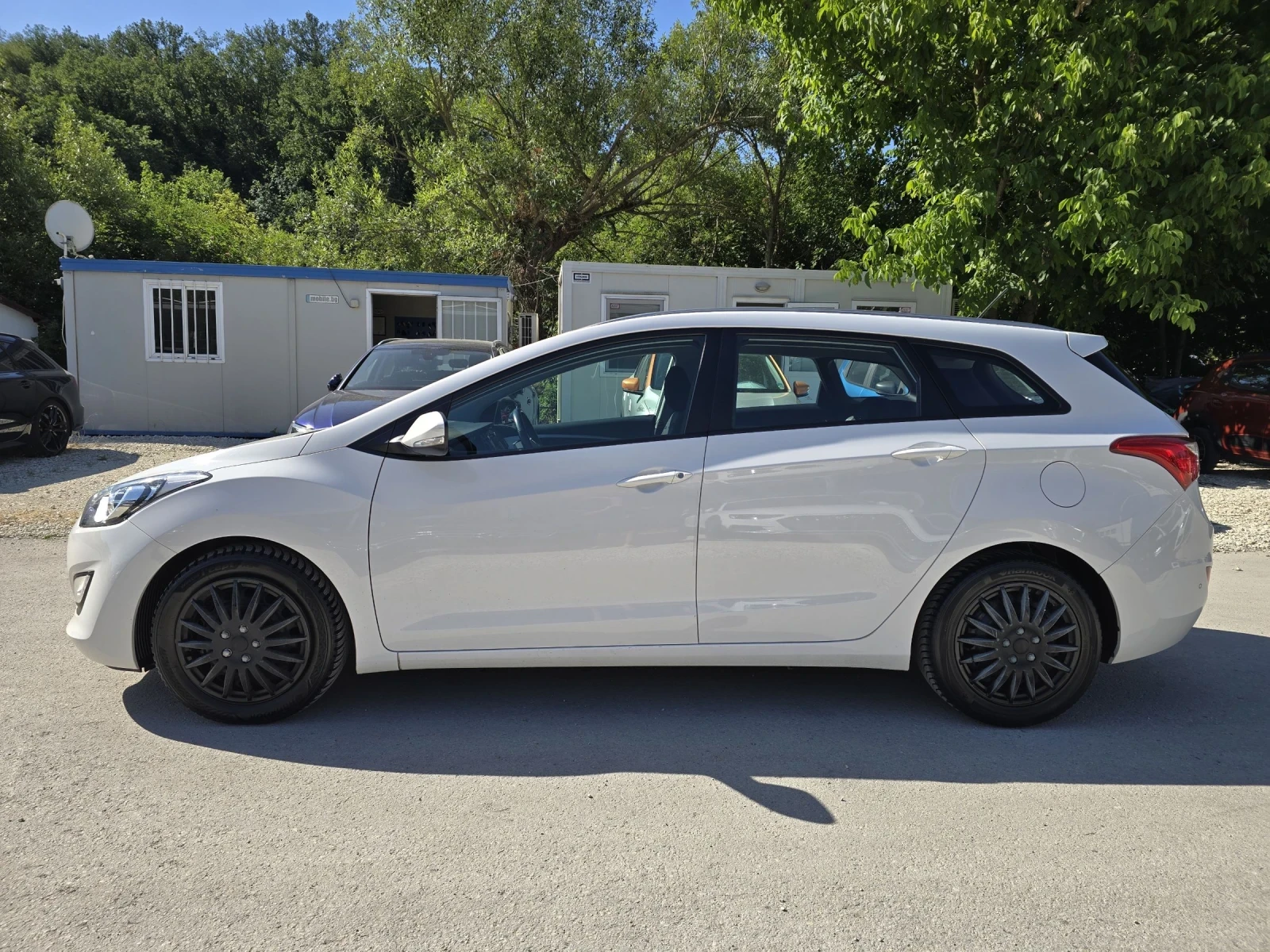 Hyundai I30 1.6crdi 110к.с Comfort line Топ състояние  - изображение 7