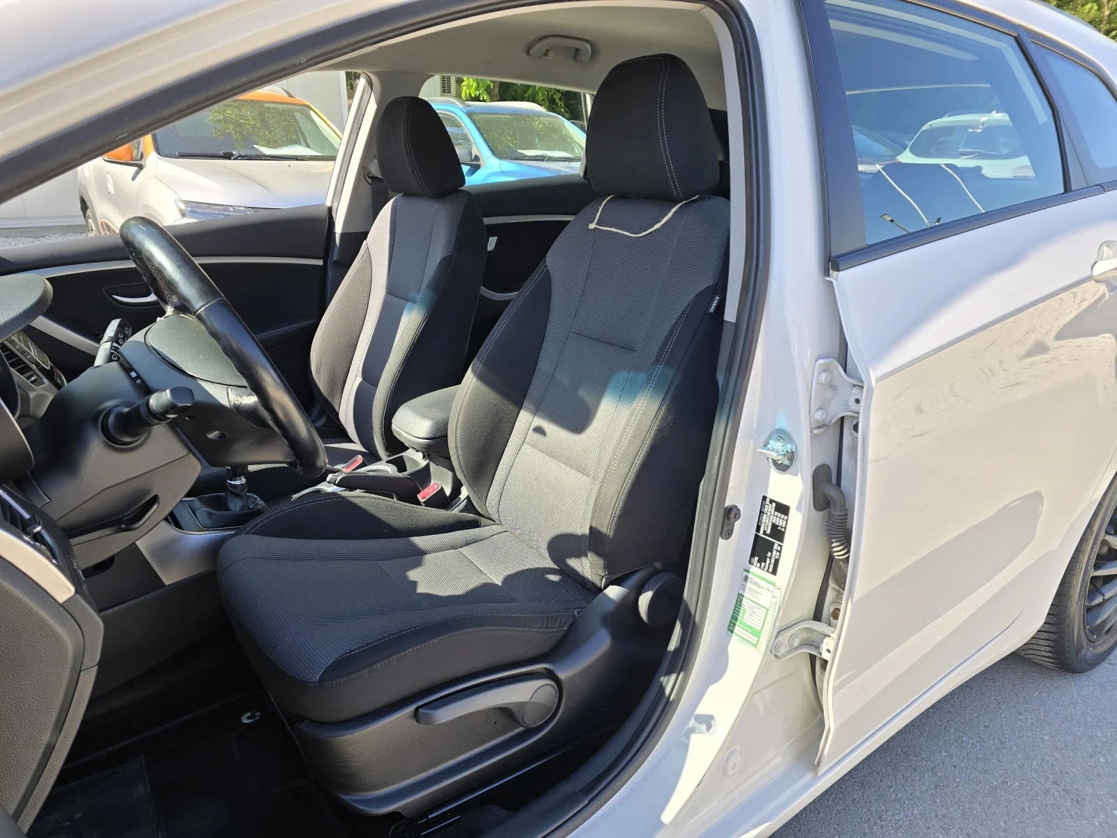 Hyundai I30 1.6crdi 110к.с Comfort line Топ състояние  - изображение 9
