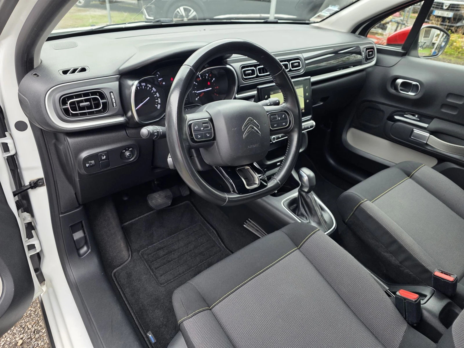 Citroen C3 1.2 PureTech Shine | Mobile.bg   7