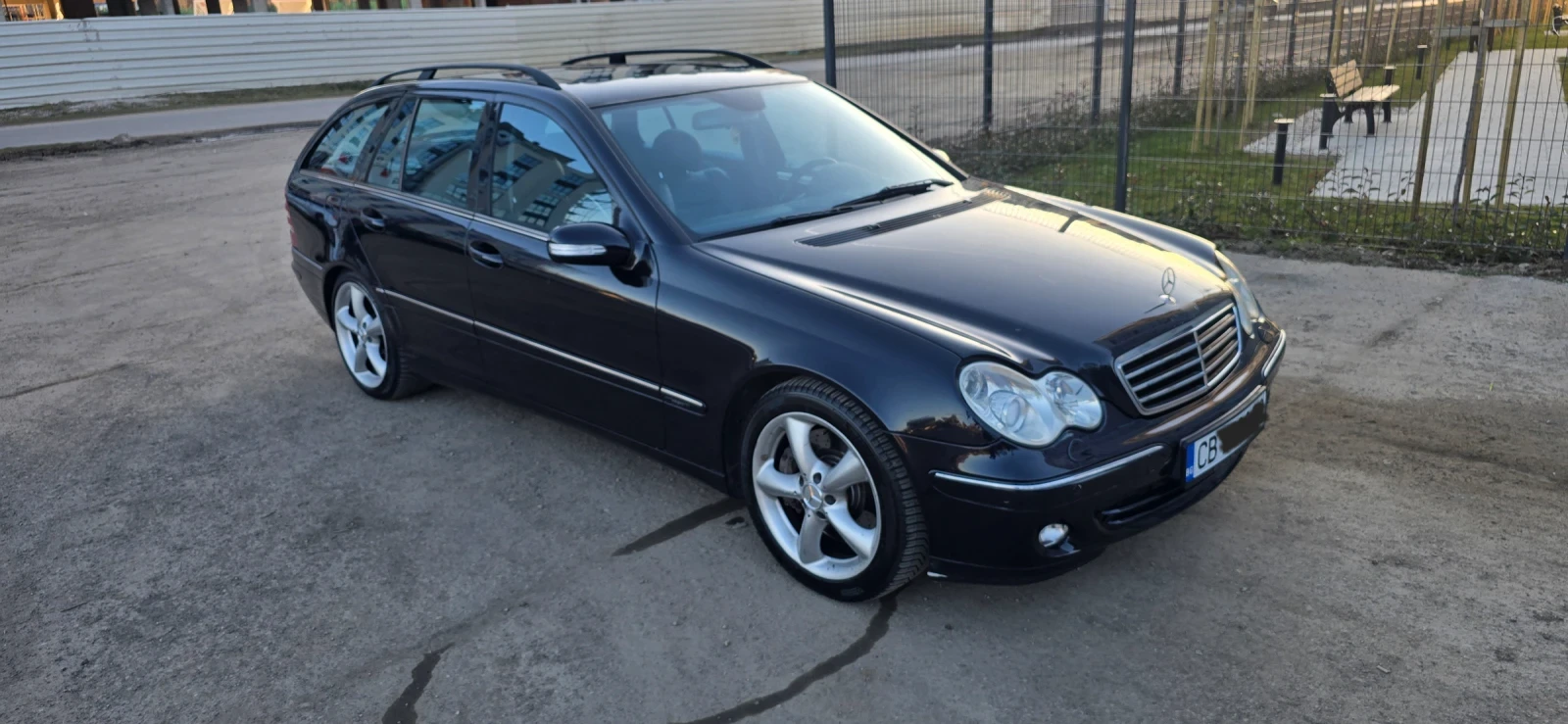 Mercedes-Benz C 230 Kompressor, снимка 3 - Автомобили и джипове - 53714208