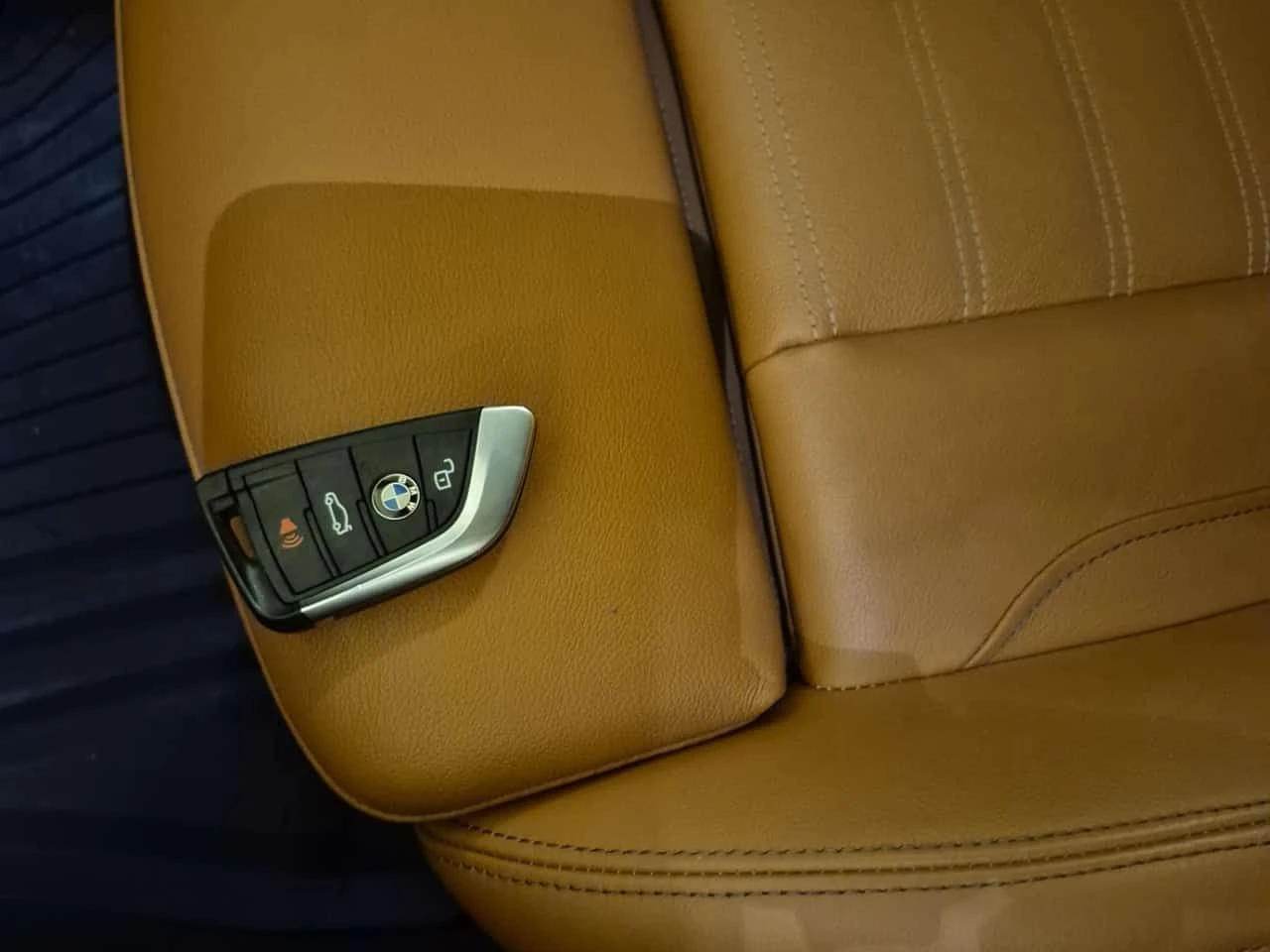 BMW 330 I XDRIVE| PANORAMA| CARFAX , снимка 9 - Автомобили и джипове - 53894356