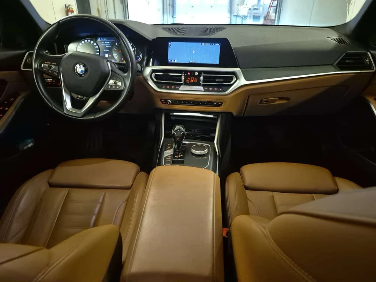 BMW 330 I XDRIVE| PANORAMA| CARFAX , снимка 11 - Автомобили и джипове - 53894356