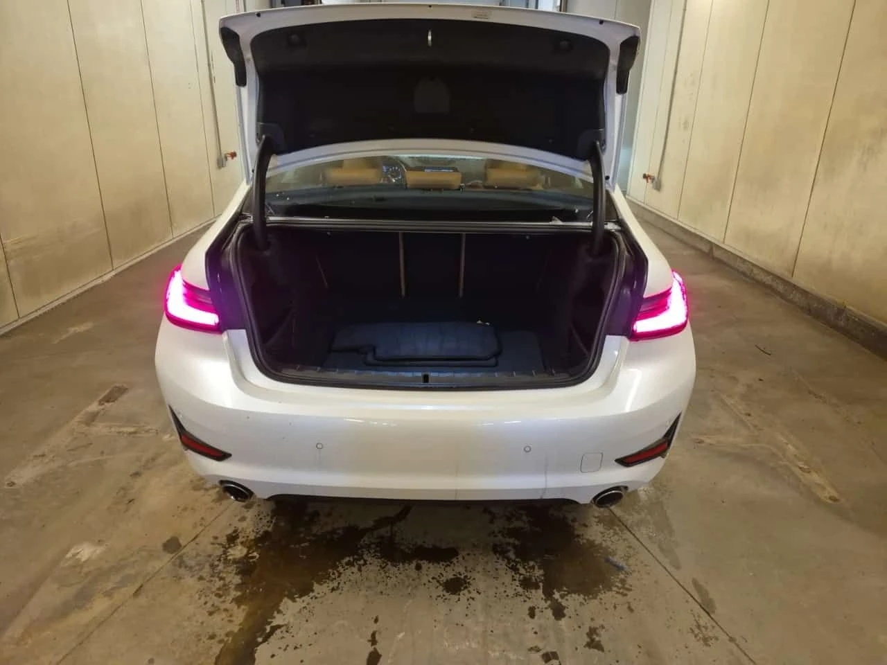 BMW 330 I XDRIVE| PANORAMA| CARFAX , снимка 7 - Автомобили и джипове - 53894356