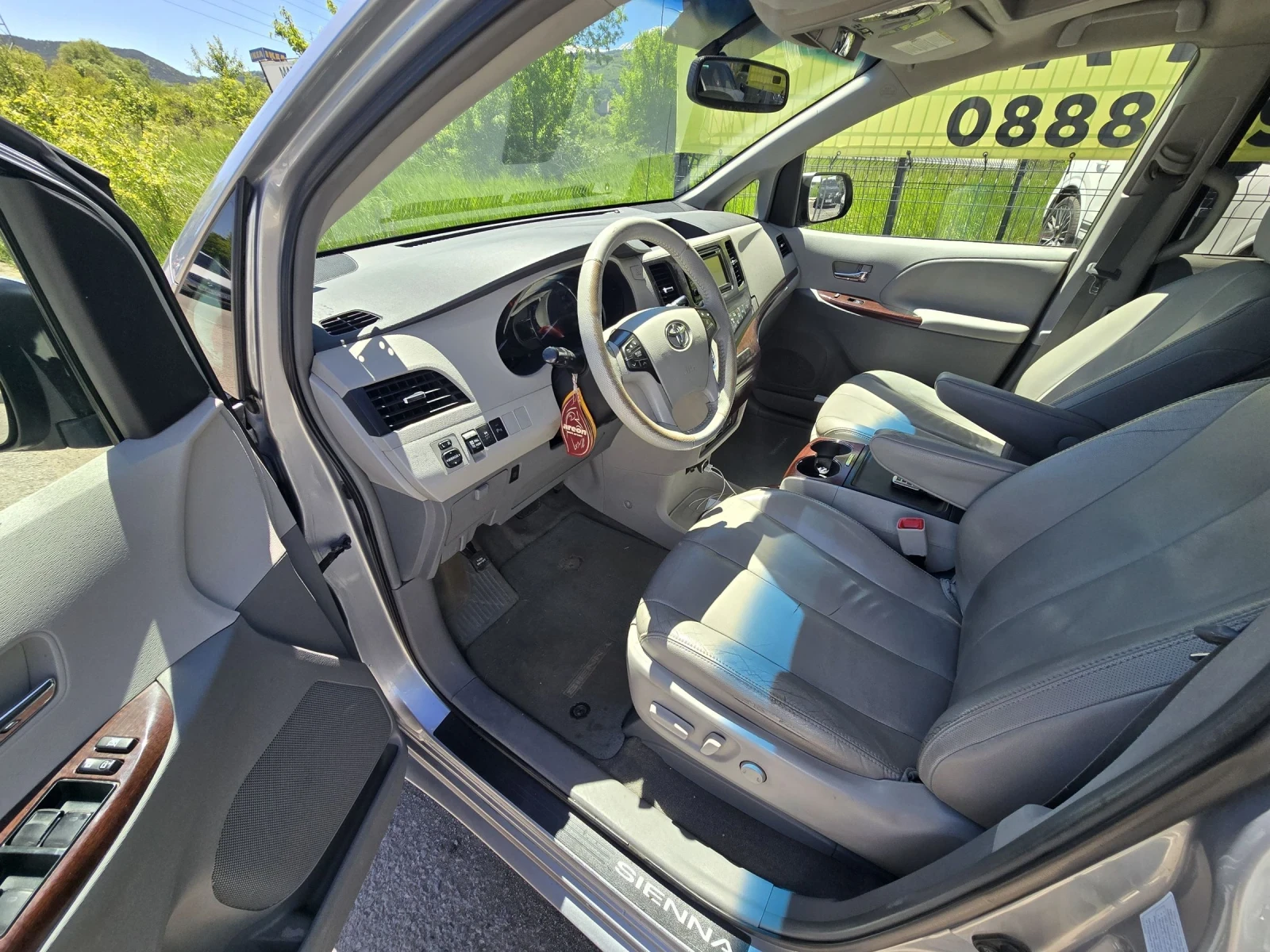 Toyota Sienna XLE AWD, снимка 7 - Автомобили и джипове - 54552149