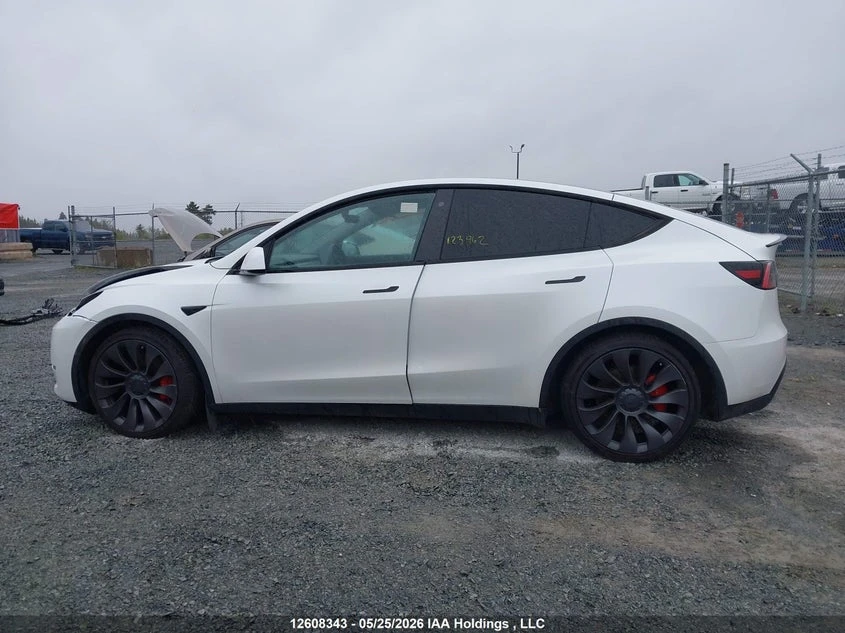 Tesla Model Y Perfromance, снимка 11 - Автомобили и джипове - 54706578