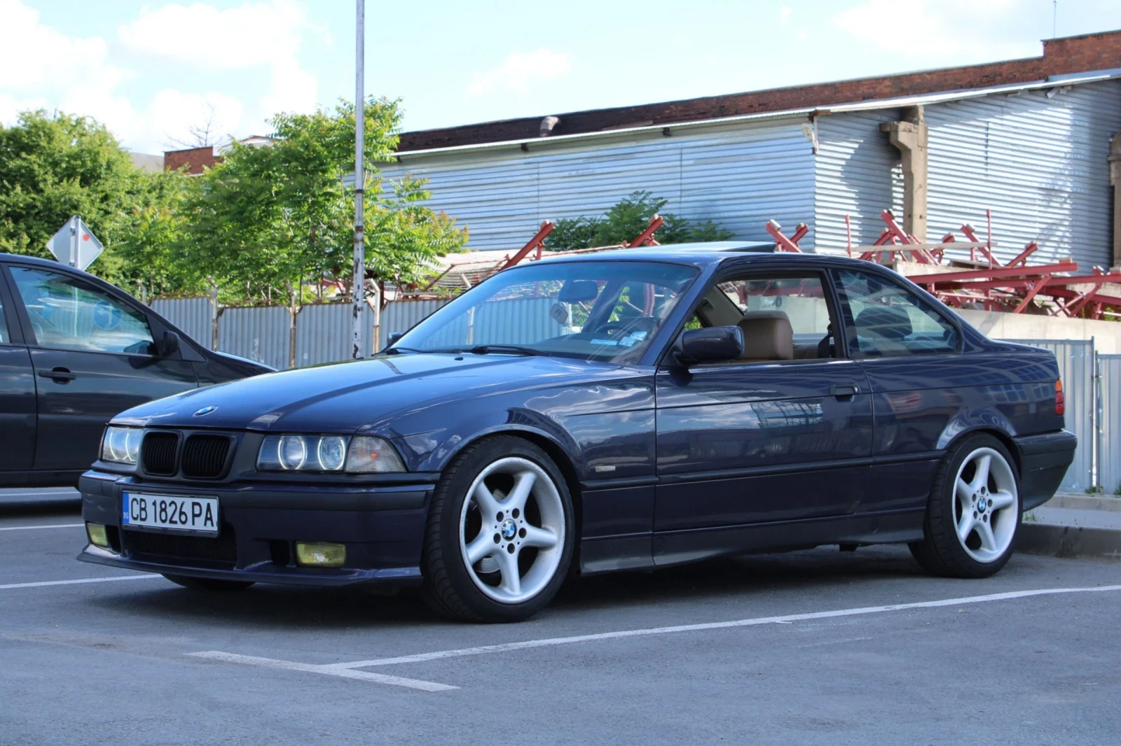 BMW 320, снимка 15 - Автомобили и джипове - 55051007