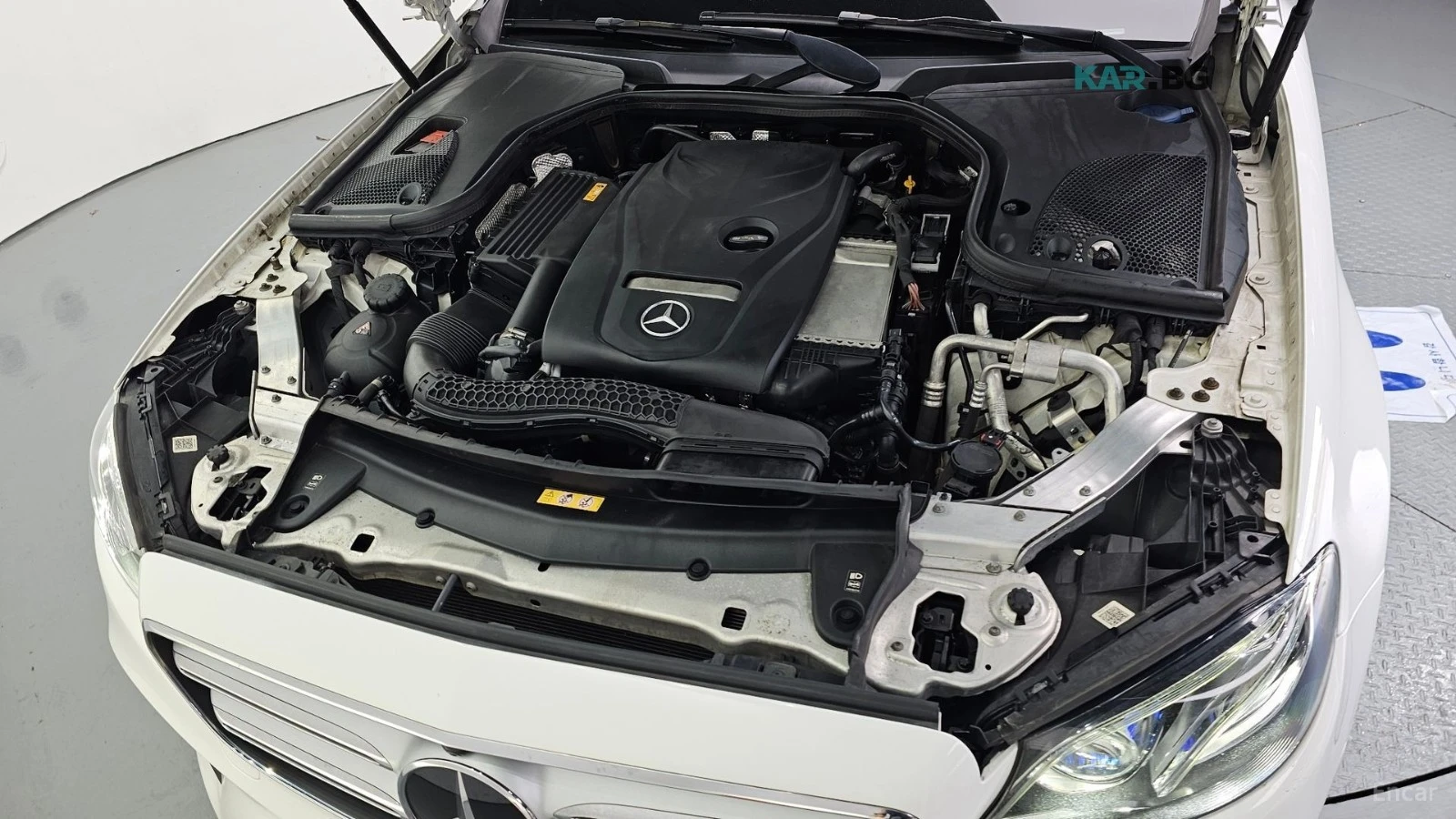 Mercedes-Benz E 300 4MATIC/AMG-LINE/DRIVE-ASSISTS/SUNROOF, снимка 17 - Автомобили и джипове - 55719487