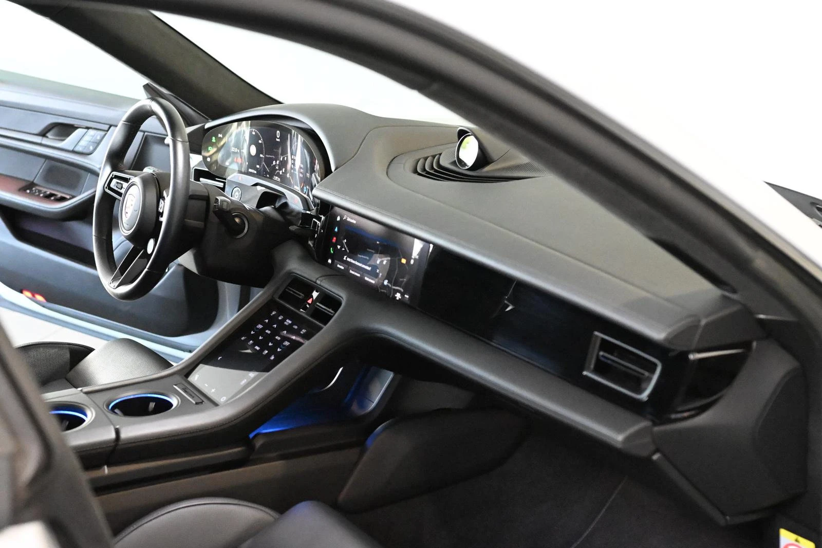 Porsche Taycan GTS/598HP/SPORT TURISMO/PANO/BOSE/360/ACC/846z, снимка 9 - Автомобили и джипове - 55824432