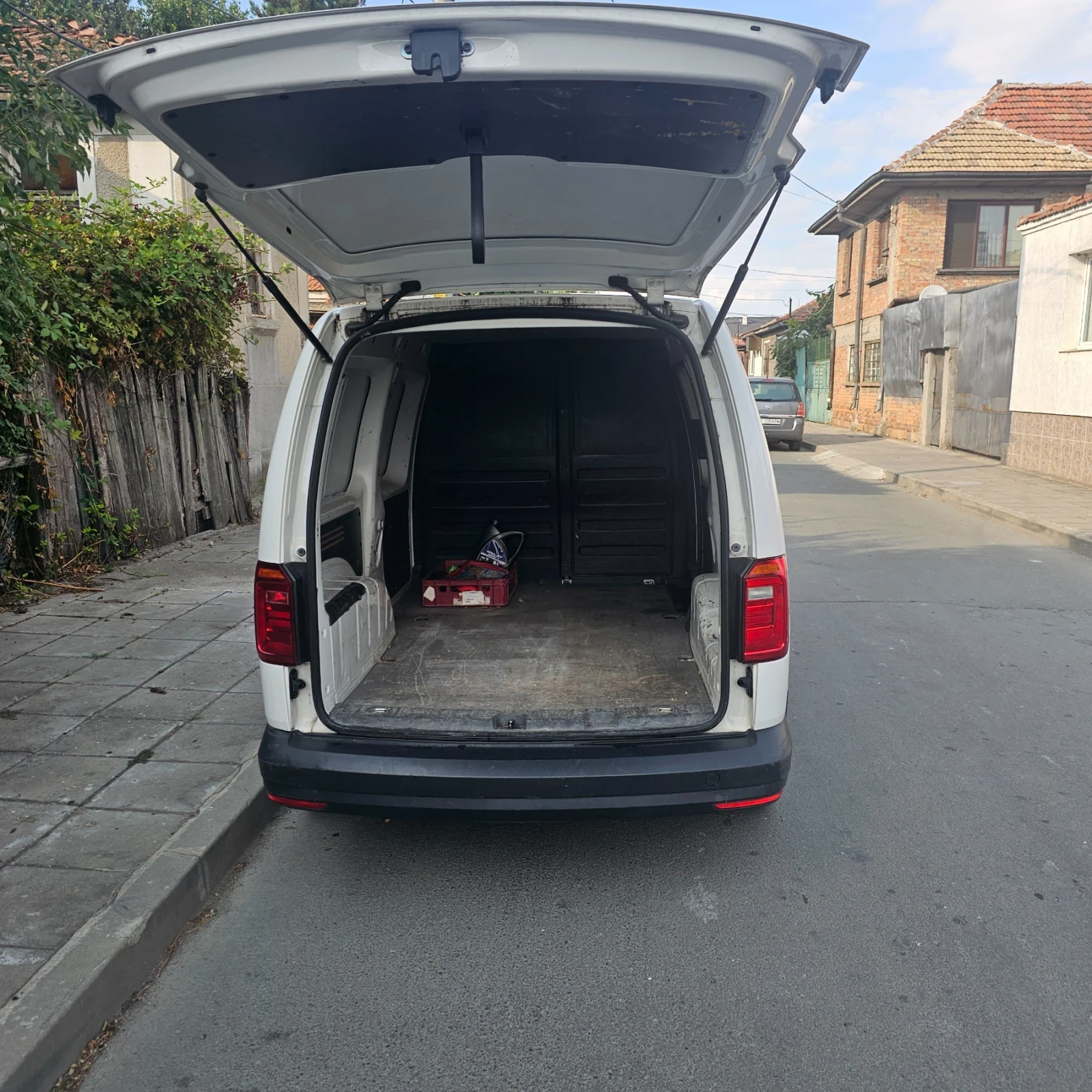 VW Caddy Макси, снимка 4 - Автомобили и джипове - 55947014