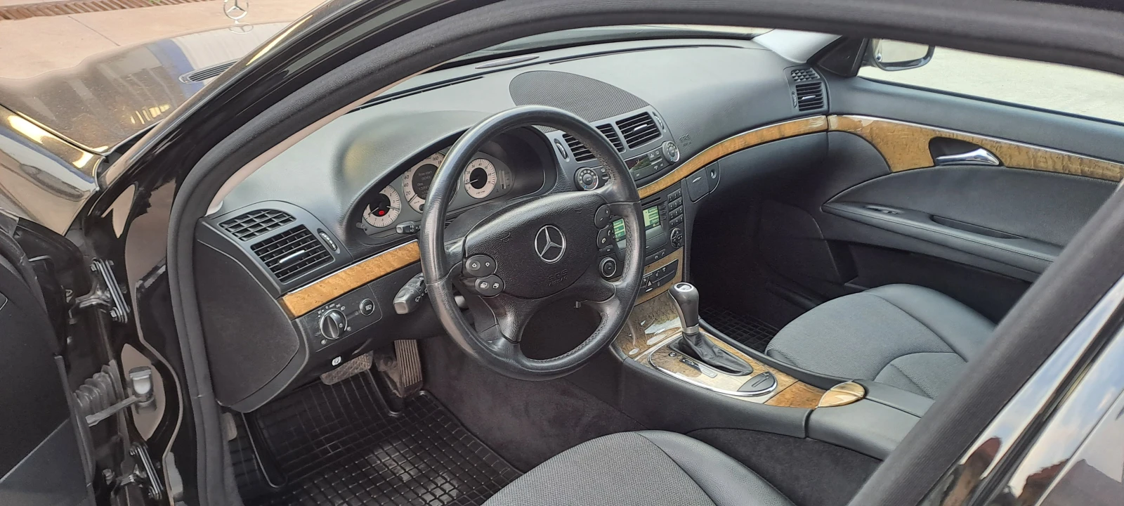 Mercedes-Benz E 280, снимка 6 - Автомобили и джипове - 56269417