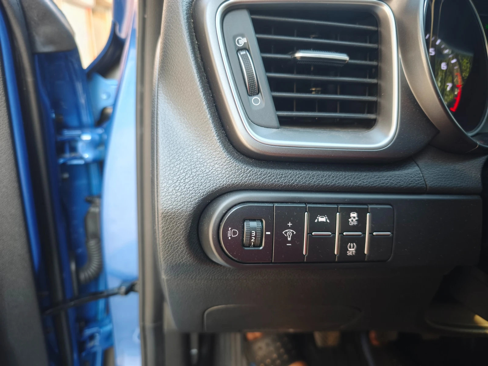 Kia XCeed, снимка 5 - Автомобили и джипове - 56346736