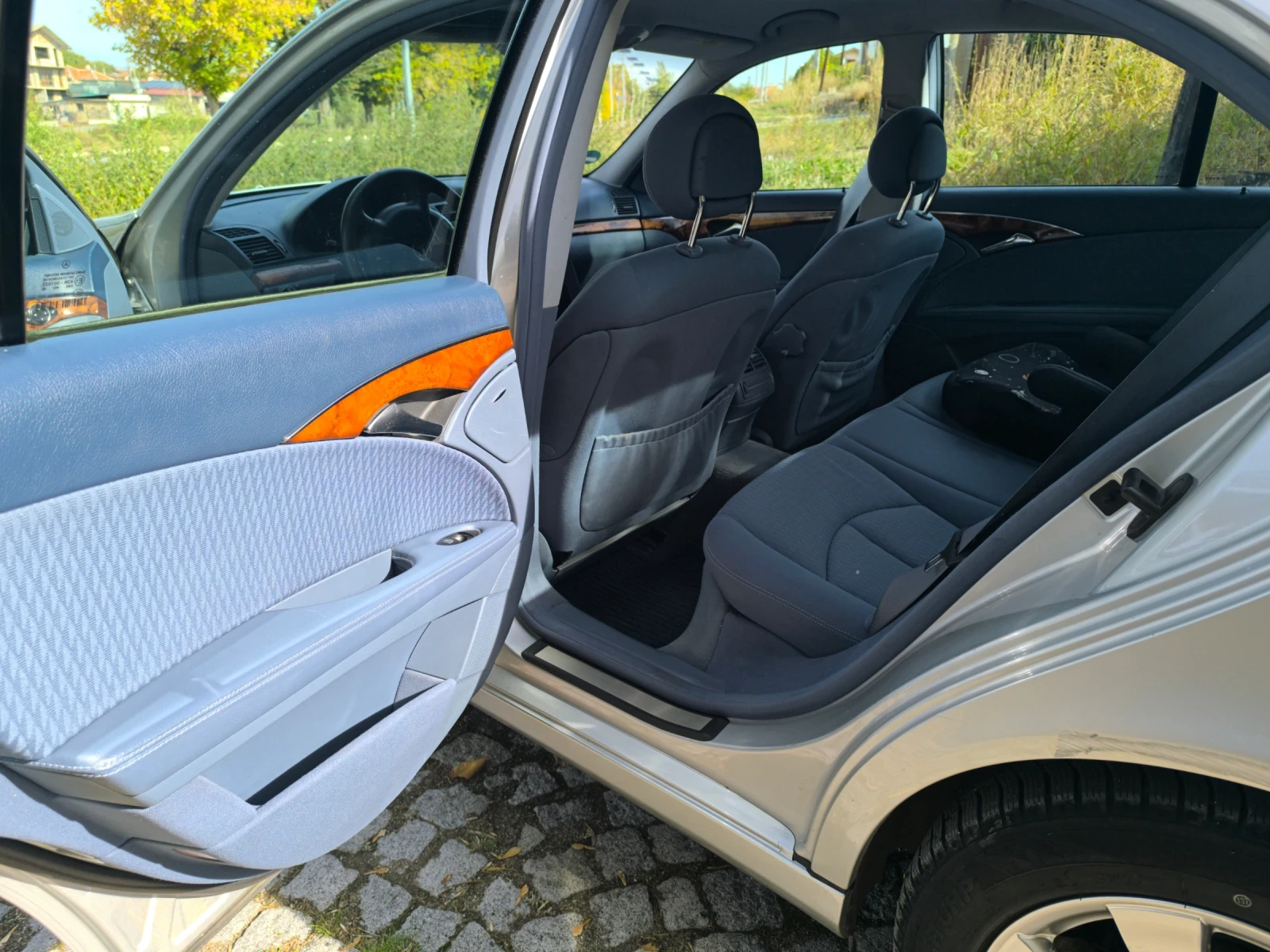 Mercedes-Benz E 320, снимка 11 - Автомобили и джипове - 56601653