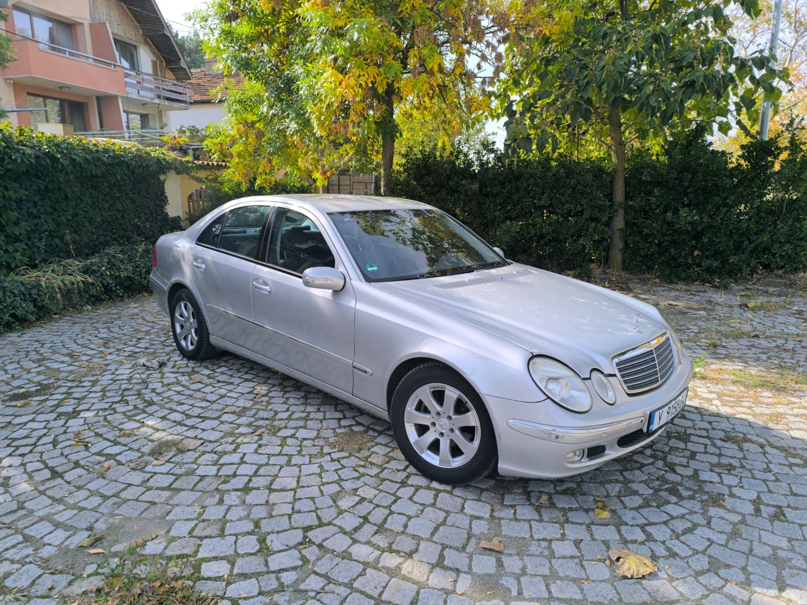 Mercedes-Benz E 320