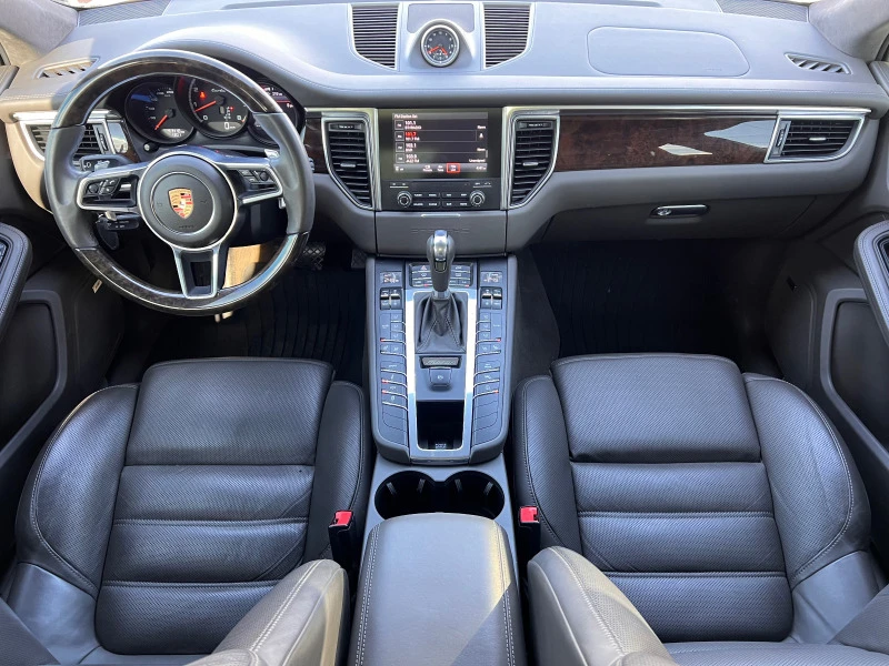 Porsche Macan Turbo* SportChrono* Pano* Keyless* AeroPack* PASM*, снимка 13 - Автомобили и джипове - 45095453