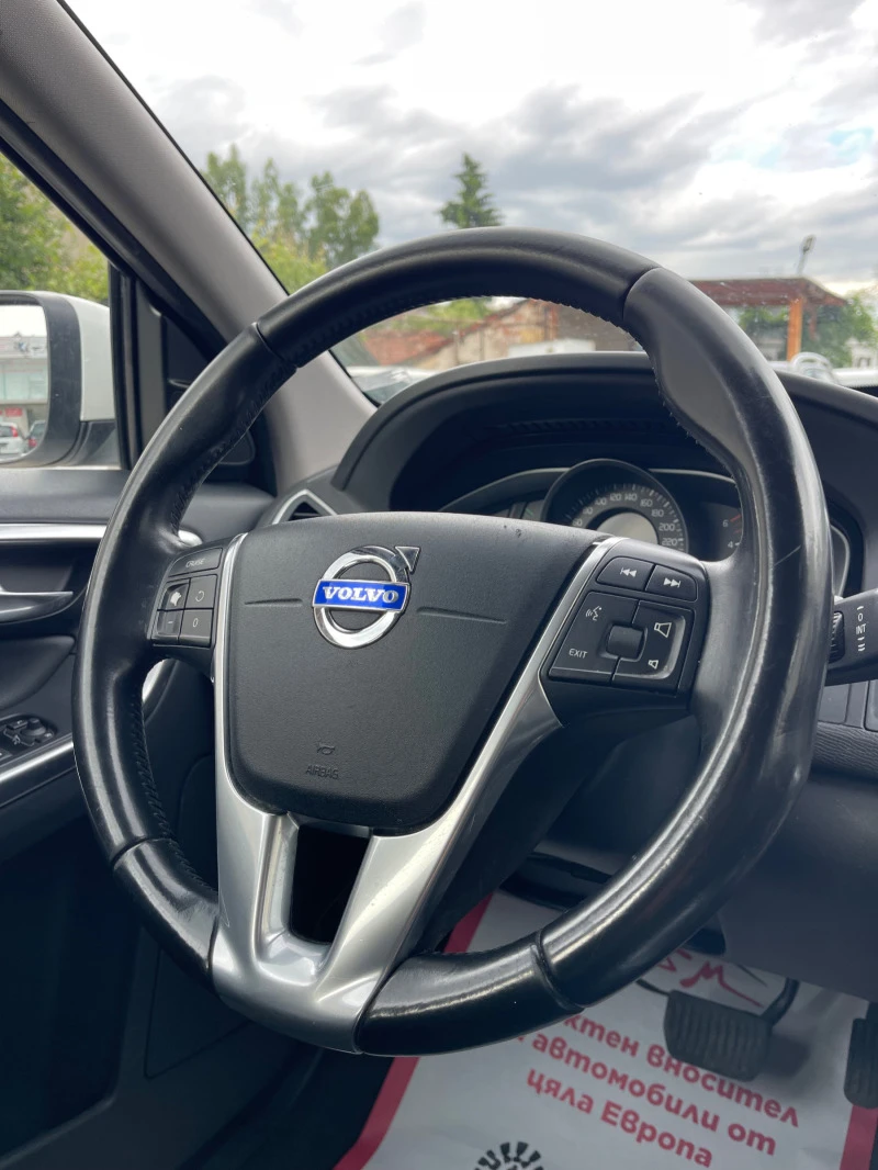 Volvo XC60 2.0 D4 * EURO 6B* NAVI!, снимка 12 - Автомобили и джипове - 45951317