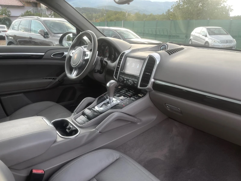 Porsche Cayenne S E-Hybrid, снимка 13 - Автомобили и джипове - 47362059