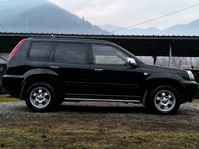 Nissan X-trail 2.2DCI-136кс-4х4-6 скорости-КОЖЕН САЛОН-КЛИМАТИК-, снимка 2 - Автомобили и джипове - 49300571