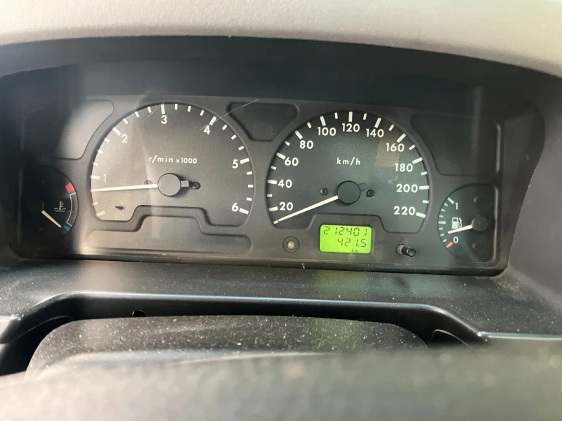 Land Rover Discovery, снимка 4 - Автомобили и джипове - 51912237
