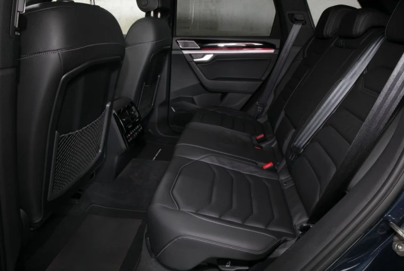 VW Touareg 3.0TDI 4Motion R-Line , снимка 9 - Автомобили и джипове - 52533504