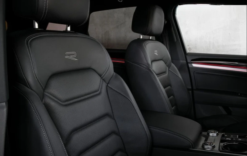 VW Touareg 3.0TDI 4Motion R-Line , снимка 8 - Автомобили и джипове - 52533504