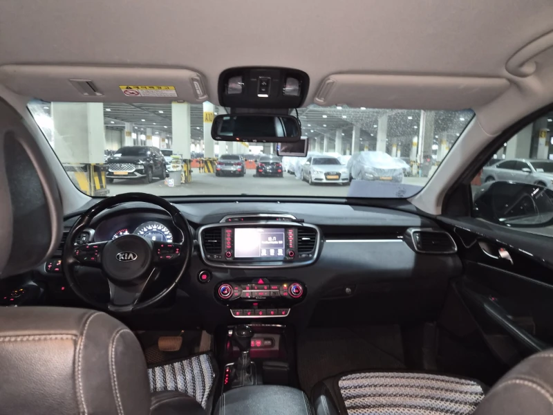 Kia Sorento 2.2 CRDI 4WD - ОЧАКВАН ВНОС - СУПЕР СЪСТОЯНИЕ!, снимка 14 - Автомобили и джипове - 52548976