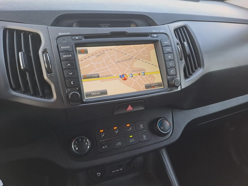 Kia Sportage 1.7 crdi, снимка 11 - Автомобили и джипове - 53165850