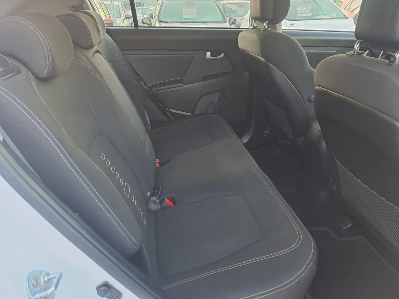 Kia Sportage 1.7 crdi, снимка 15 - Автомобили и джипове - 53165850