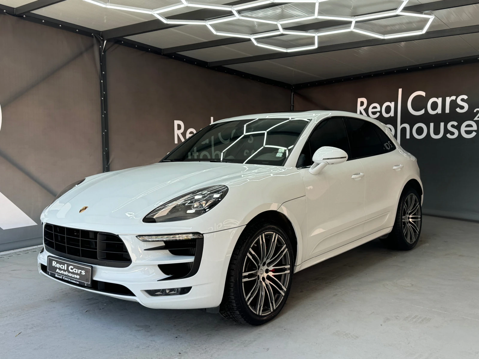 Porsche Macan Turbo* SportChrono* Pano* Keyless* AeroPack* PASM*, снимка 1