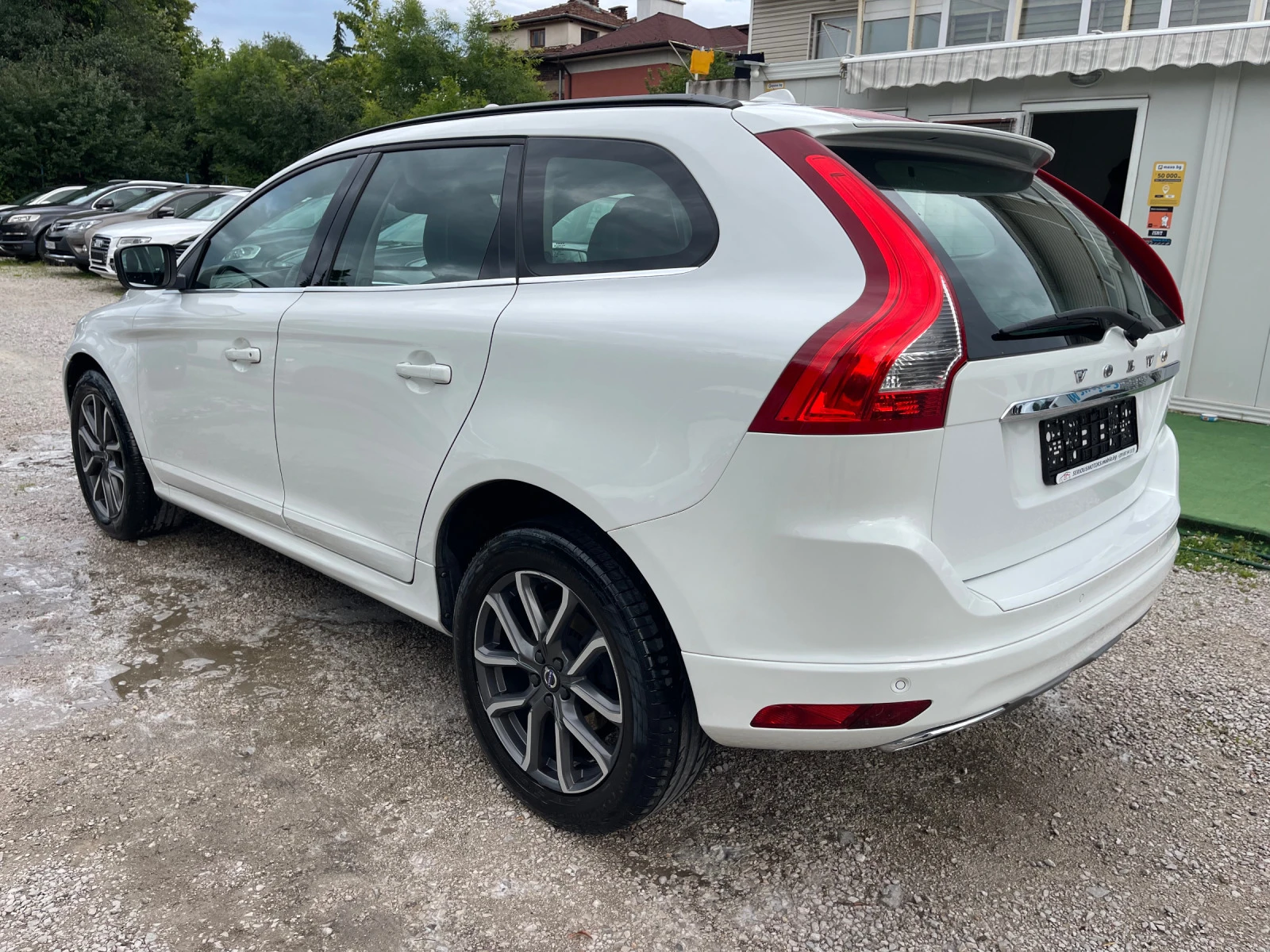 Volvo XC60 2.0 D4 * EURO 6B* NAVI! - изображение 6